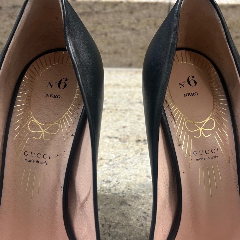 Authentic GUCCI Black Nappa Charlotte Bow Pumps - Picture 4 of 8